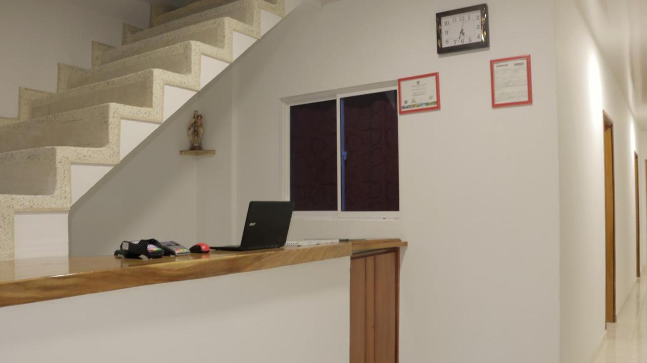 Puerto Caribe Hostal Гуачака Экстерьер фото