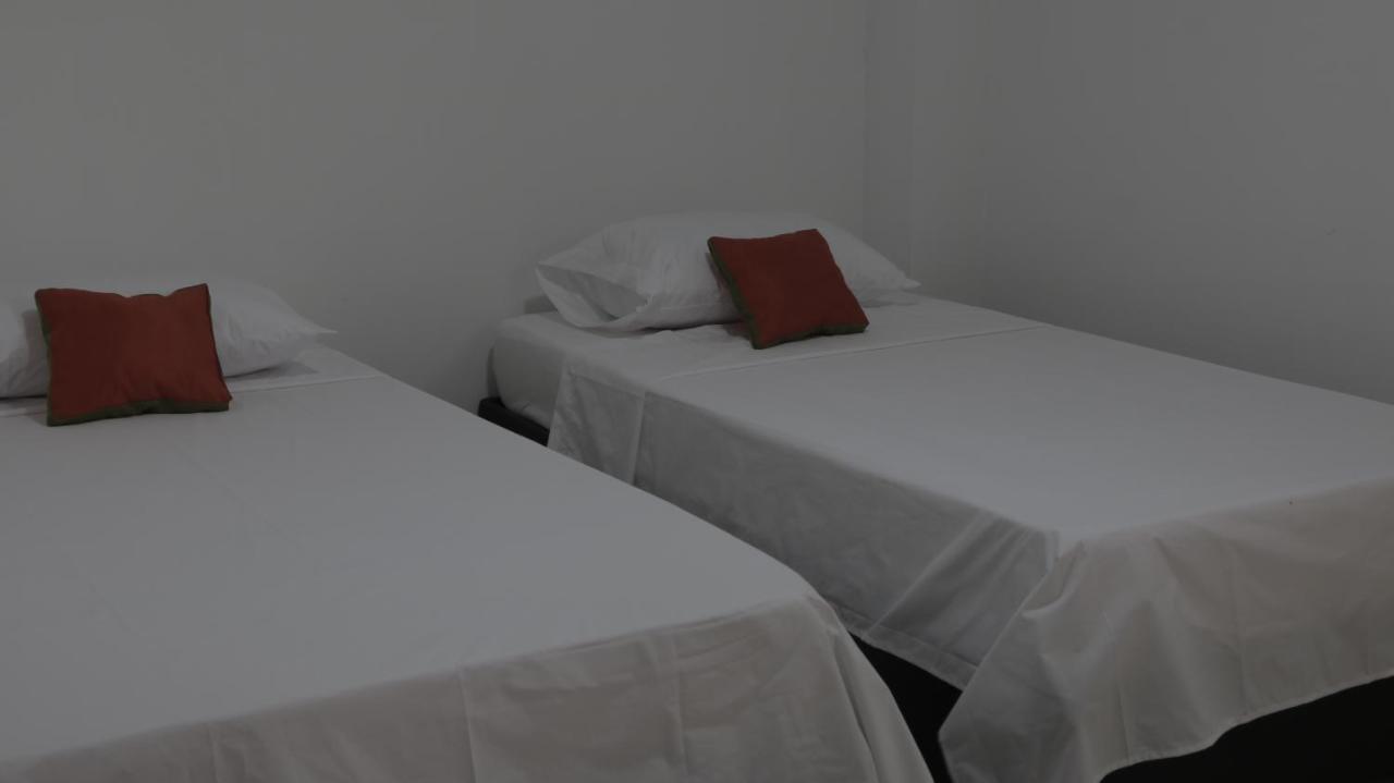Puerto Caribe Hostal Гуачака Экстерьер фото