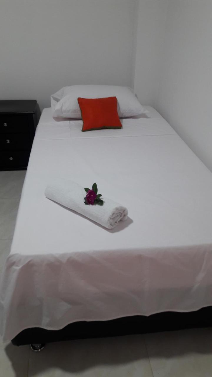 Puerto Caribe Hostal Гуачака Экстерьер фото